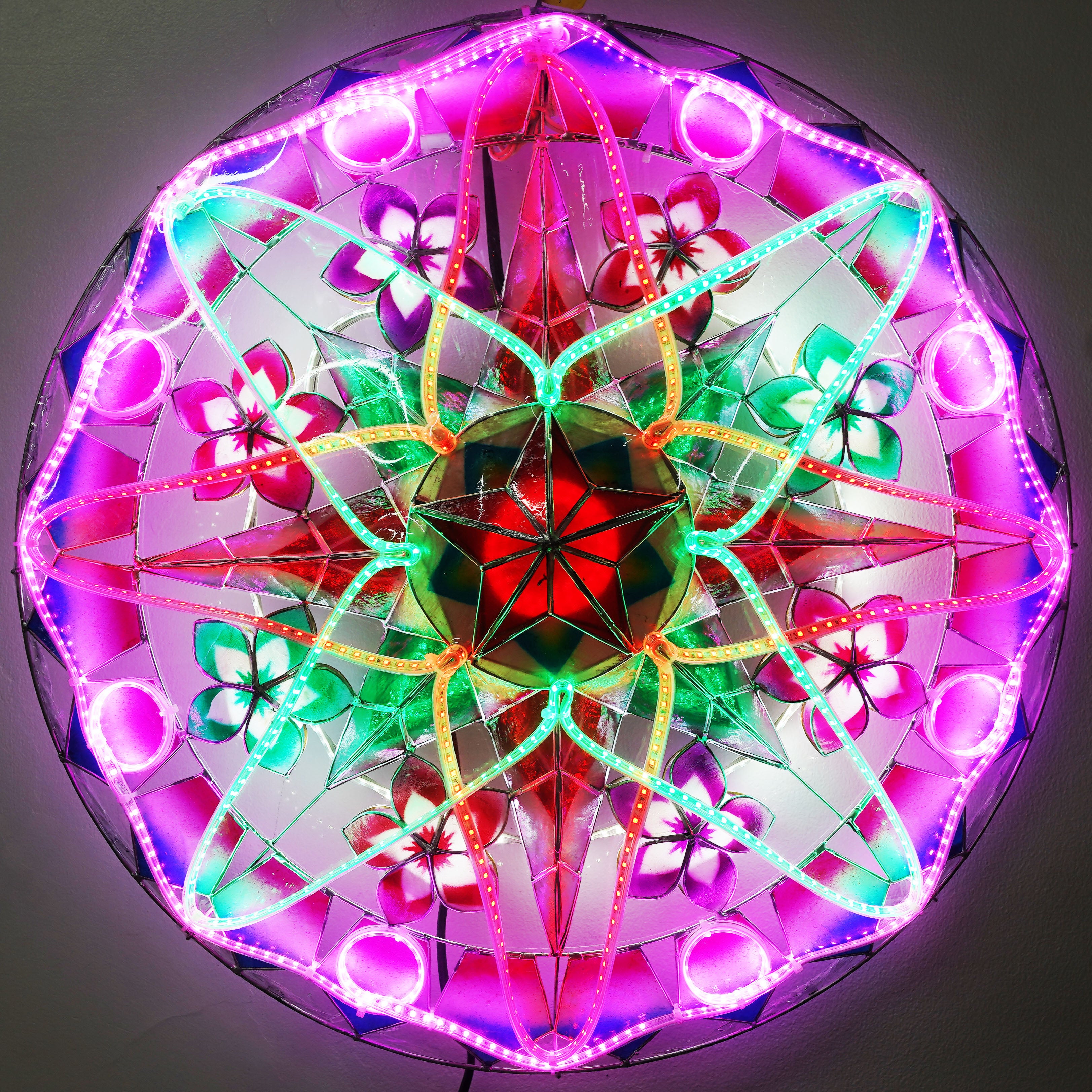 24-Inch Philippines Handmade Capiz Parol Star Lantern in Green, Red, Purple - 2 KG, 110V