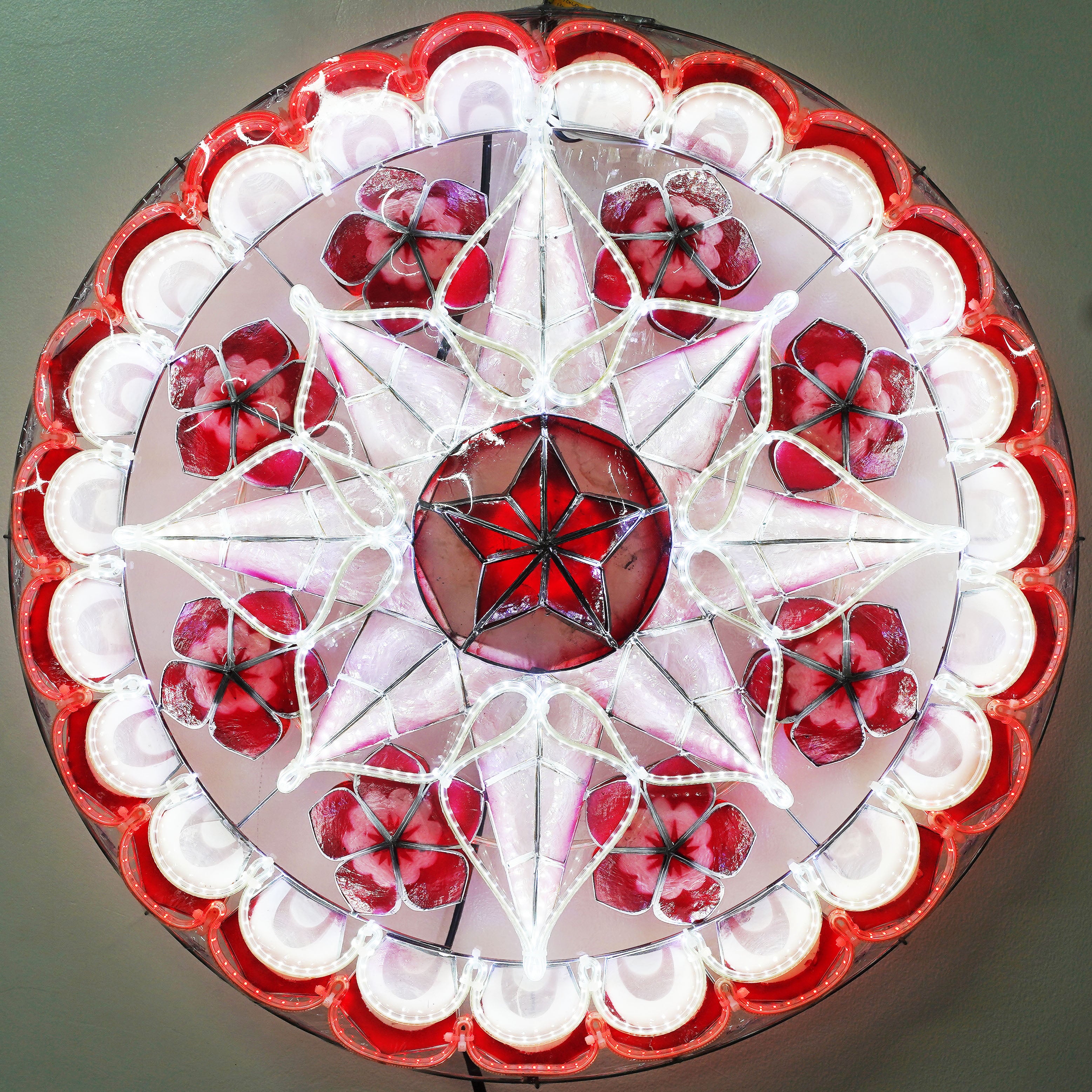 Hot Sale! Philippines Handmade Red/White Christmas Capiz Parol Lantern Star (24 Inches, 2 KG, 110 V)