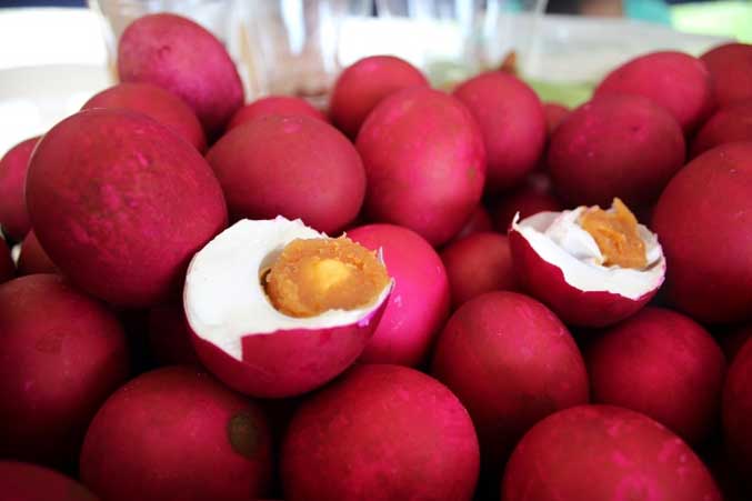 ASN/TAS - 6 Pieces of Cooked Red - Dyed Salted Duck Eggs