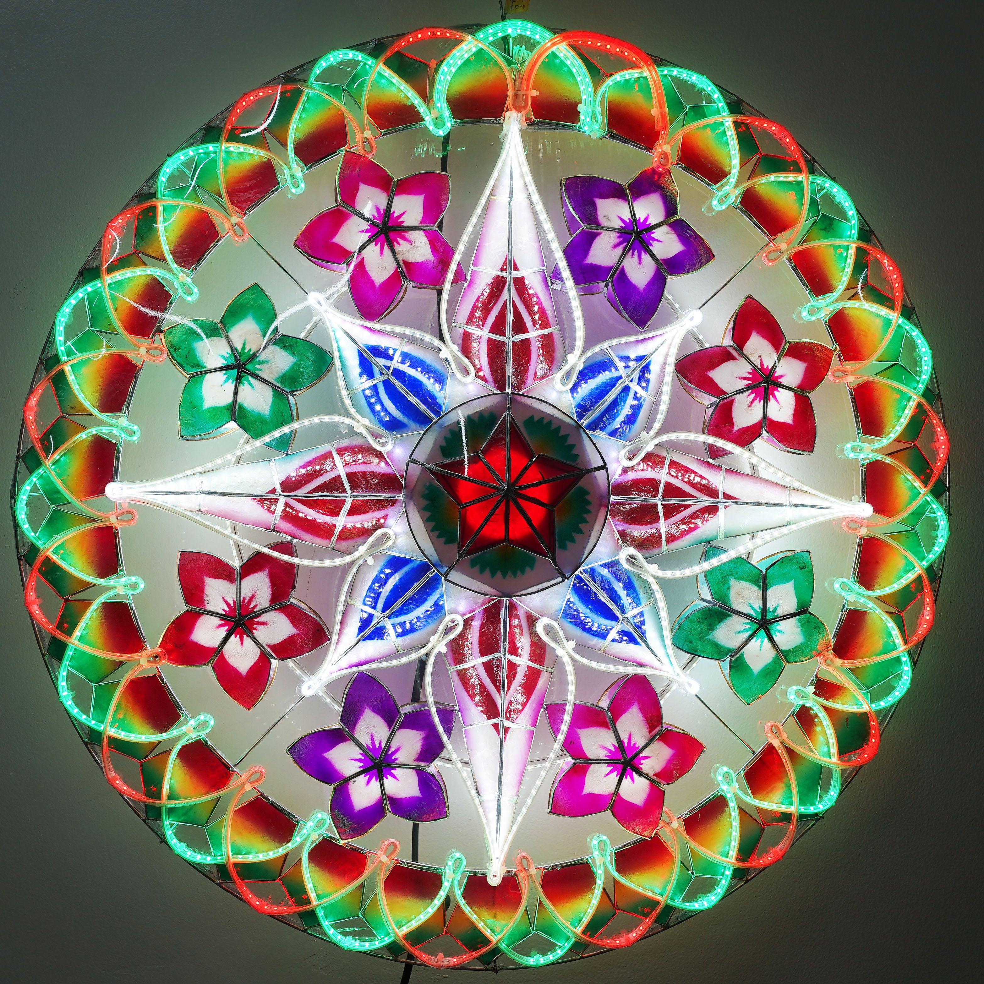 Hot Sale! Philippines Handmade Christmas Capiz Parol Star Lantern with Red/Green/White LED Show, 30 Inches, 4 KG, 110 V
